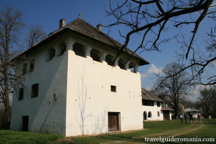 Travel Guide Romania -Traditional romanian architecture
