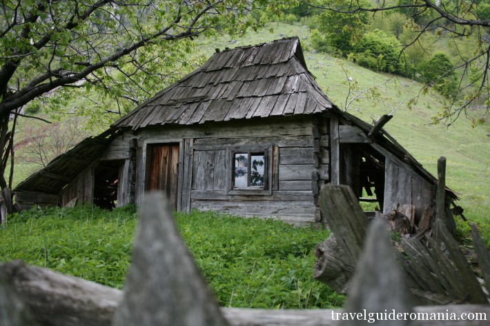 traditional wooden house in Herculane area