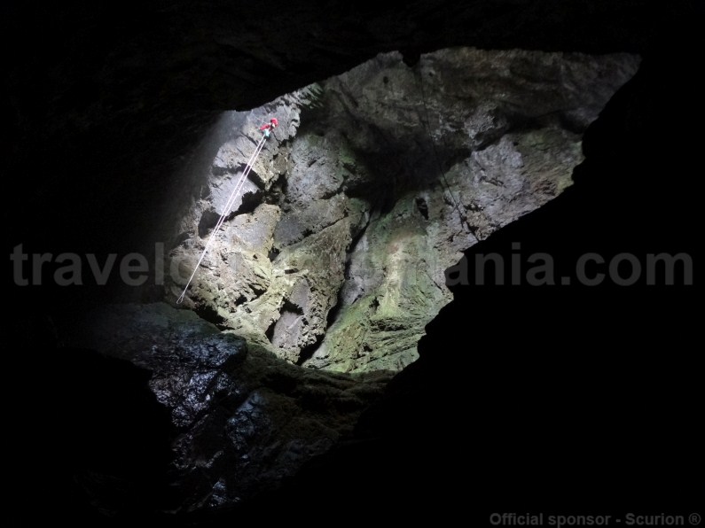 Discover Apuseni mountains - Campeneasca cave