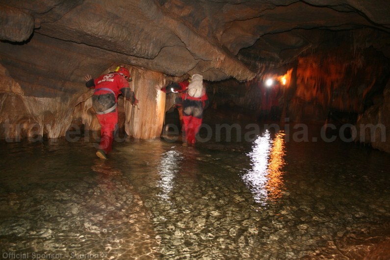 horizontal cave with underground water stream
