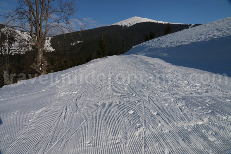 Skiing in Jiului Valley - Parang - Petrosani ski resort - Romania