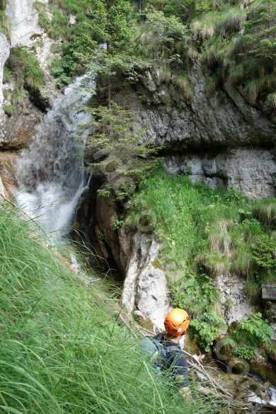 waterfalls-in-bucegi-mountains-travel-guide-romania