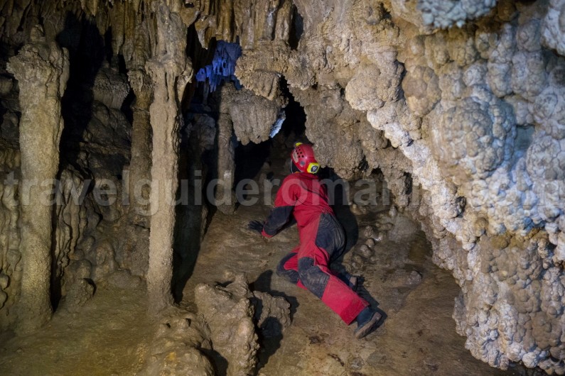 Sugau cave - guided trips in Romania