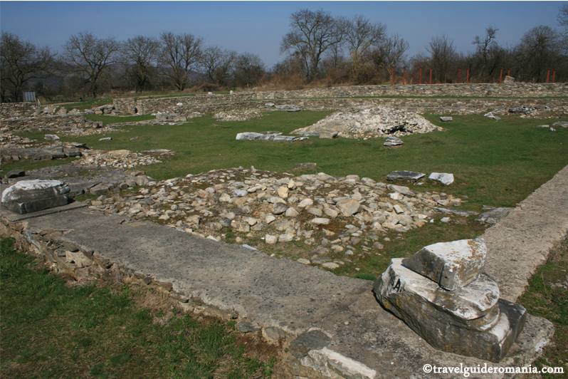 Sarmizegetusa-ruins - Travelguideromania