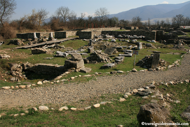 Travel guide Romania - monument