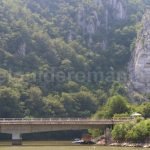 the-sculpture-representing-decebals-face-iron-gates-national-park