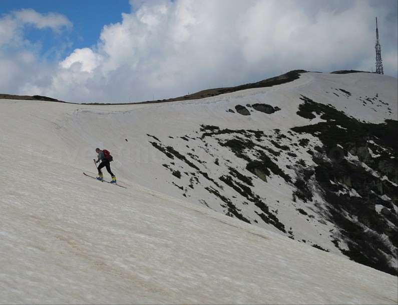 Cucurbata peak ski touring Bihor Vladeasa Mountains